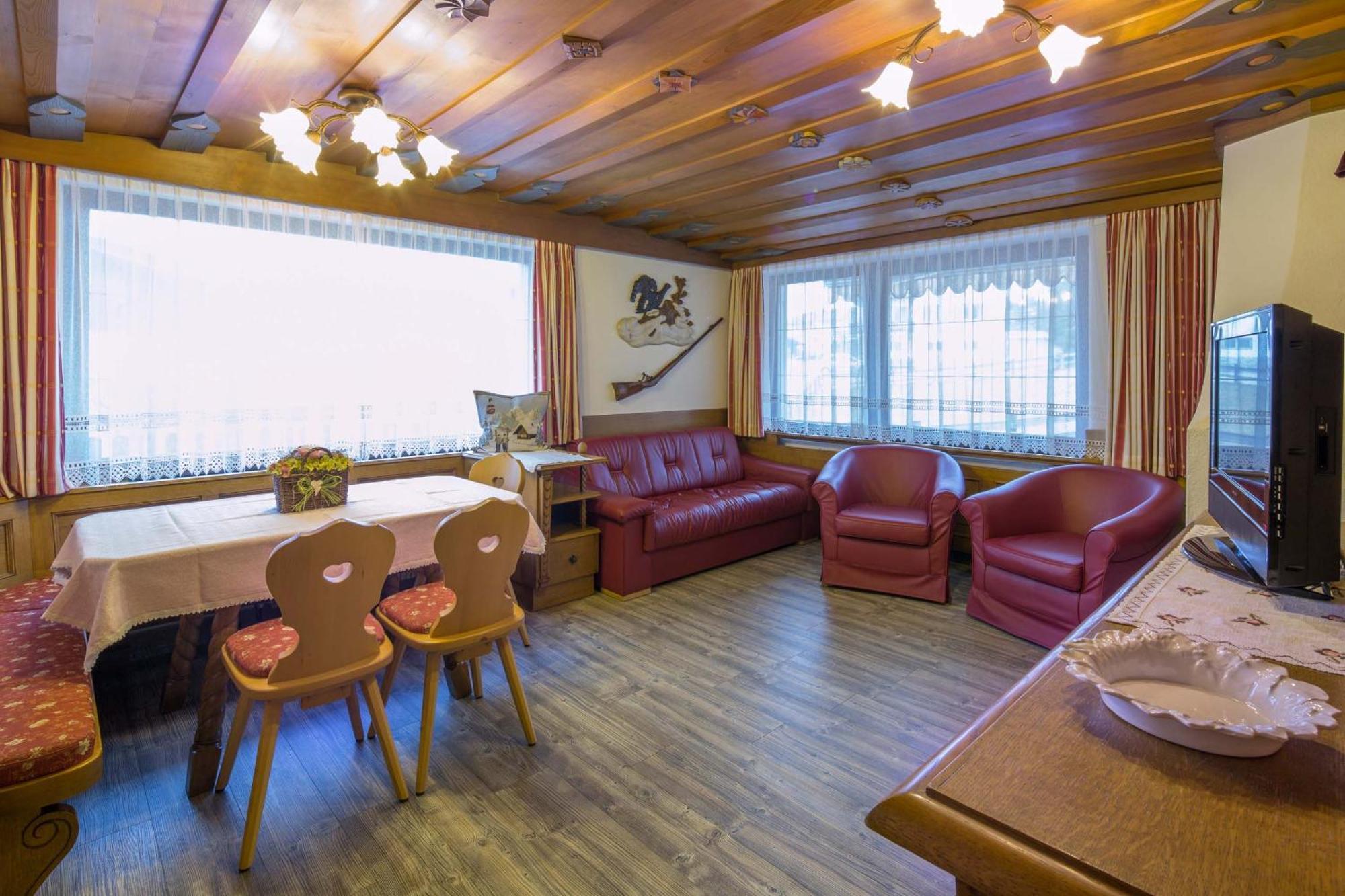 Alpin Apartments Colfosco Habitación foto